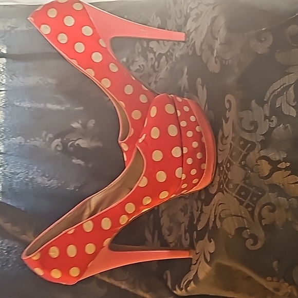 Vintage size 9 red and white polka dot platform 7 inch heels - Picture 5 of 5